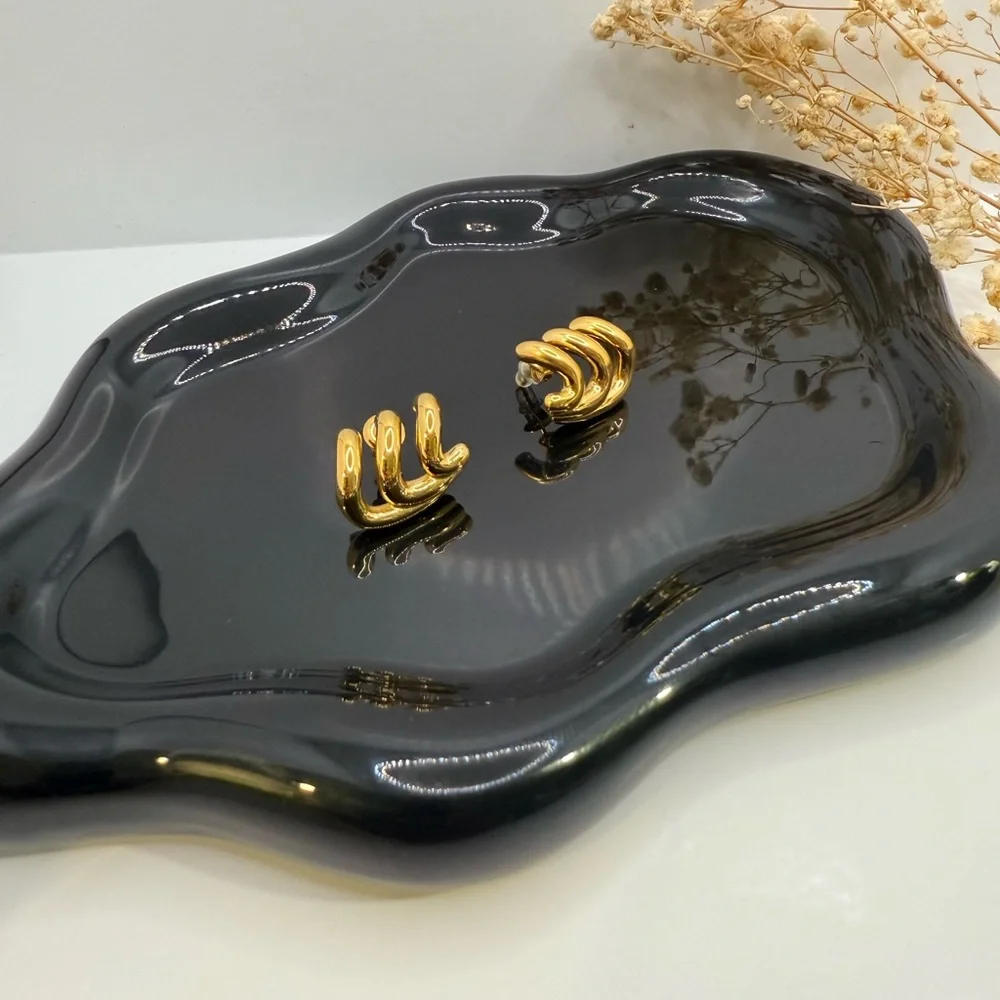 NEW 18K GOLD PLATED TRIPLE HOOP EARRINGS – STACKED CHUNKY DESIGN - Picture 6 of 6